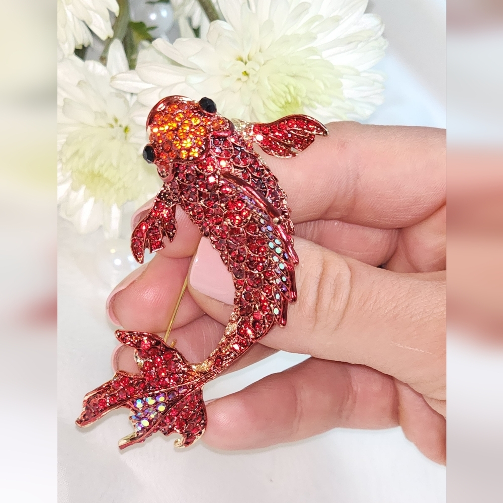 Red Fish Brooch - Picture 2 of 3